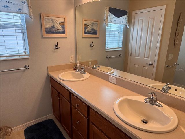 1106 HOLLYHOCK WAY, The Villages, FL 32163