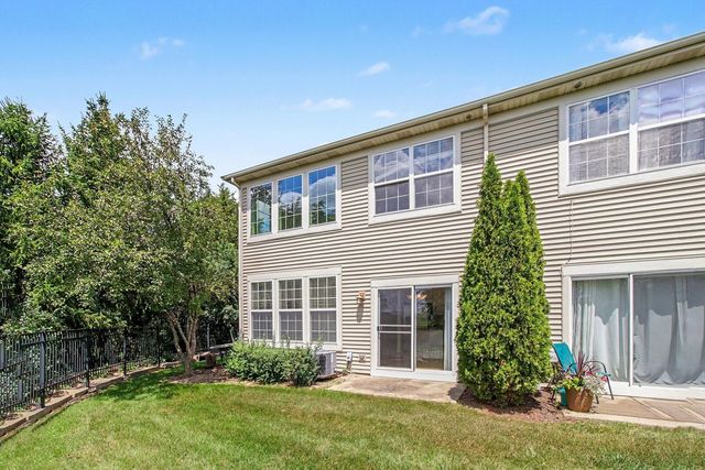 600 S Jade Lane, Round Lake, IL 60073