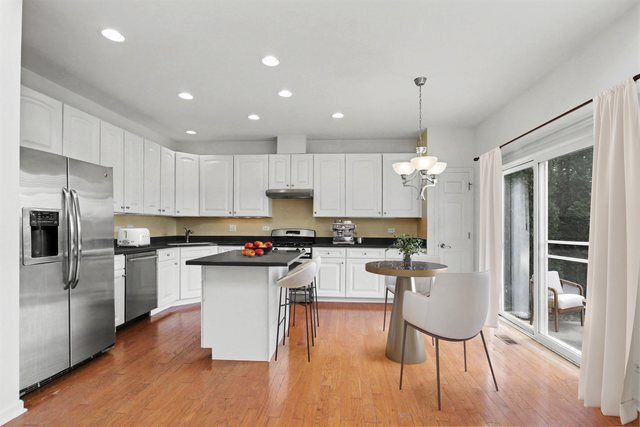 600 S Jade Lane, Round Lake, IL 60073