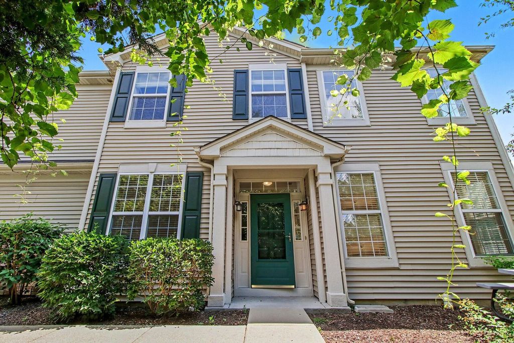 600 S Jade Lane, Round Lake, IL 60073