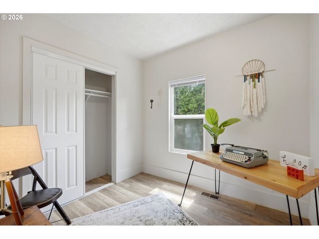 7029 Se 85TH Ave, Portland, OR 97266