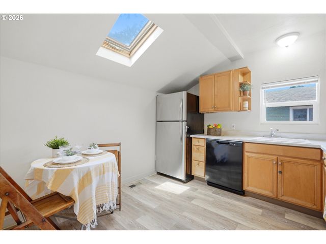 7029 Se 85TH Ave, Portland, OR 97266