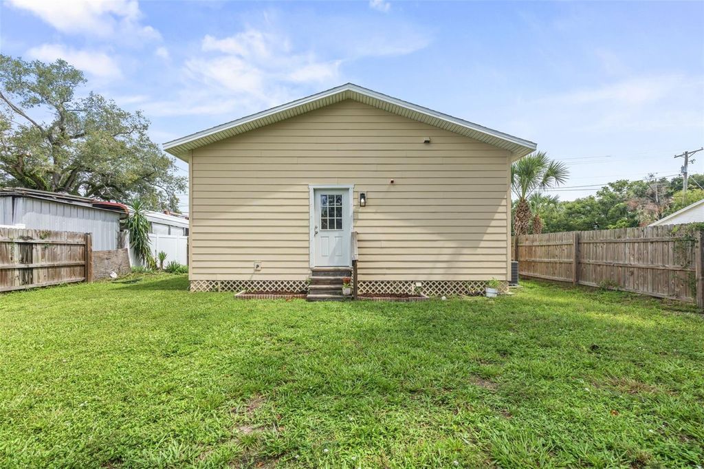 Image 11 of property listing at 3403 E 10TH AVENUE, Tampa, FL 33605