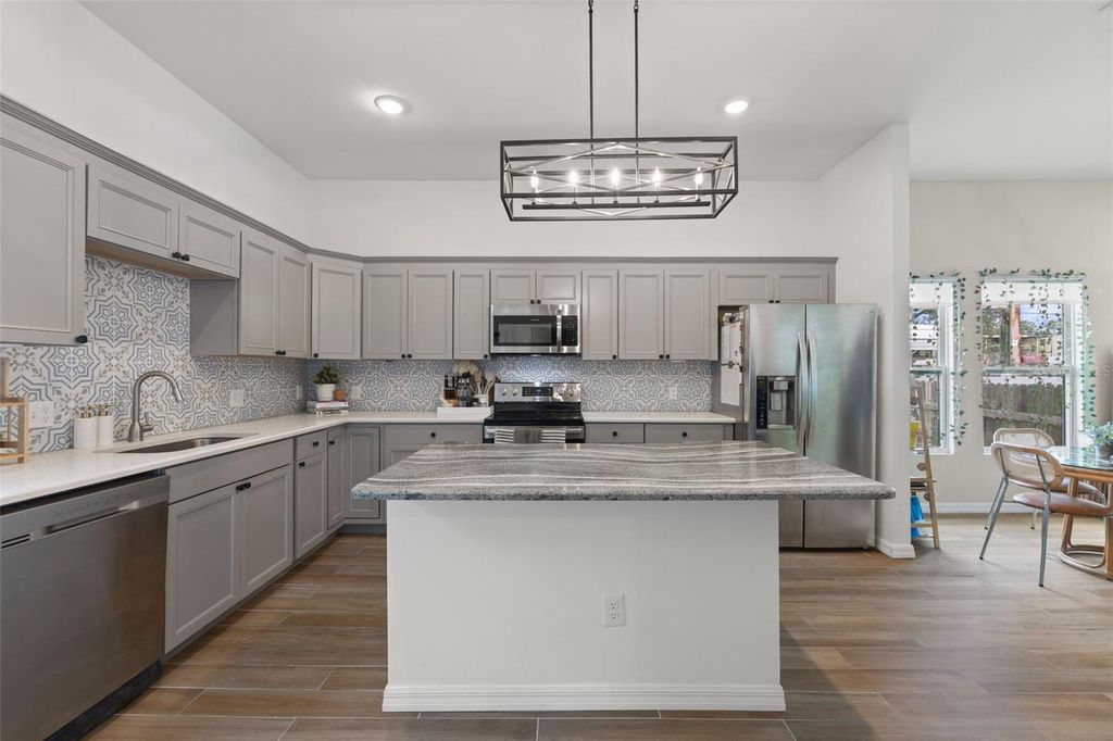 Image 7 of property listing at 3403 E 10TH AVENUE, Tampa, FL 33605