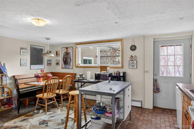 7975 Bendix Road, Genoa Township, MI 48114