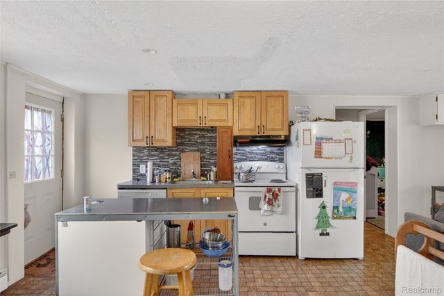 7975 Bendix Road, Genoa Township, MI 48114