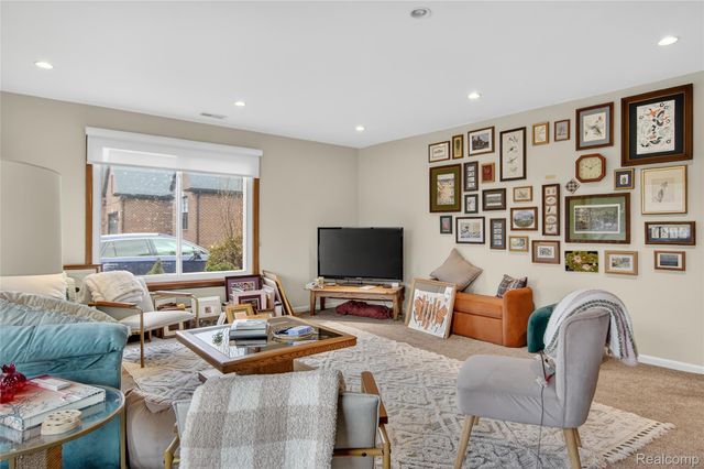 7975 Bendix Road, Genoa Township, MI 48114