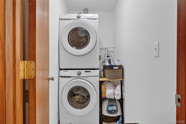 7975 Bendix Road, Genoa Township, MI 48114