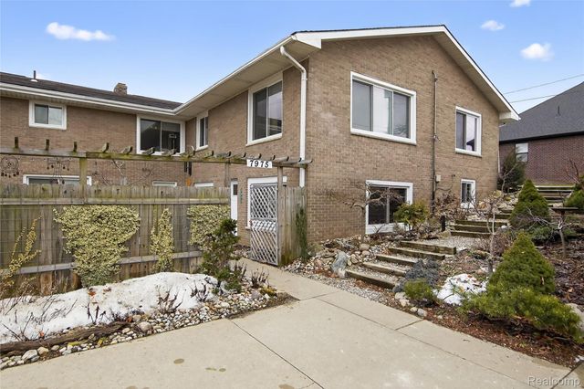 7975 Bendix Road, Genoa Township, MI 48114