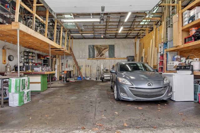 7975 Bendix Road, Genoa Township, MI 48114