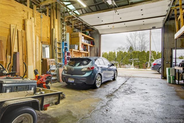 7975 Bendix Road, Genoa Township, MI 48114