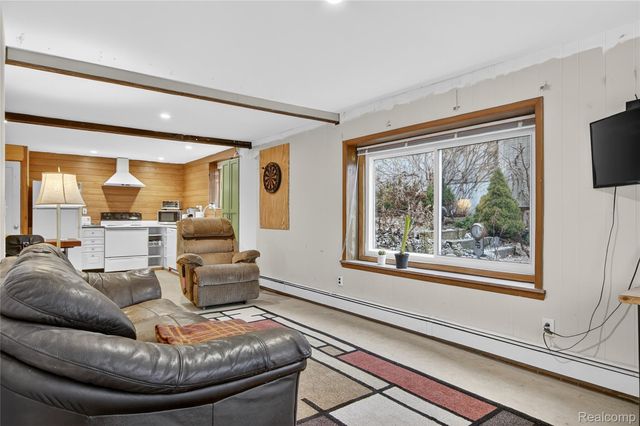 7975 Bendix Road, Genoa Township, MI 48114