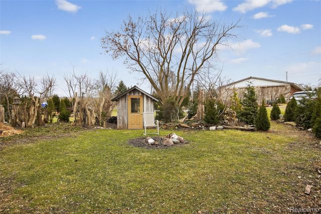 7975 Bendix Road, Genoa Township, MI 48114