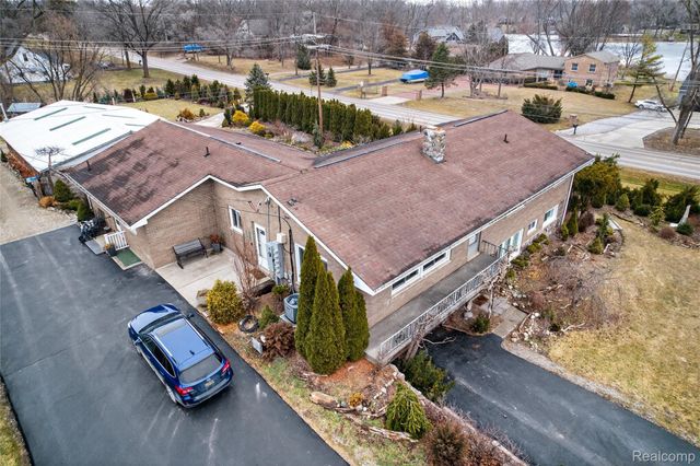 7975 Bendix Road, Genoa Township, MI 48114