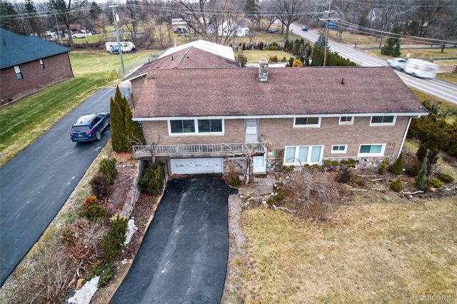 7975 Bendix Road, Genoa Township, MI 48114