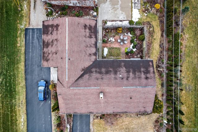 7975 Bendix Road, Genoa Township, MI 48114