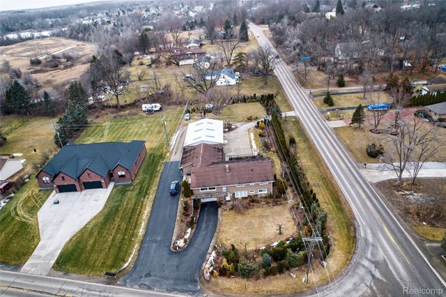 7975 Bendix Road, Genoa Township, MI 48114