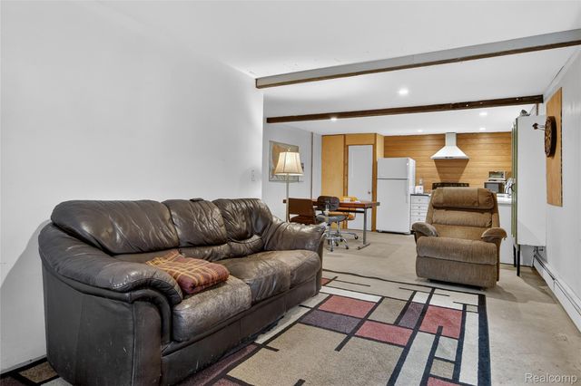 7975 Bendix Road, Genoa Township, MI 48114