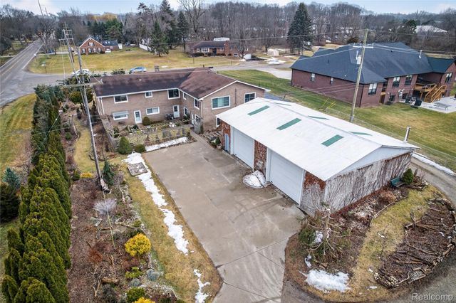 7975 Bendix Road, Genoa Township, MI 48114