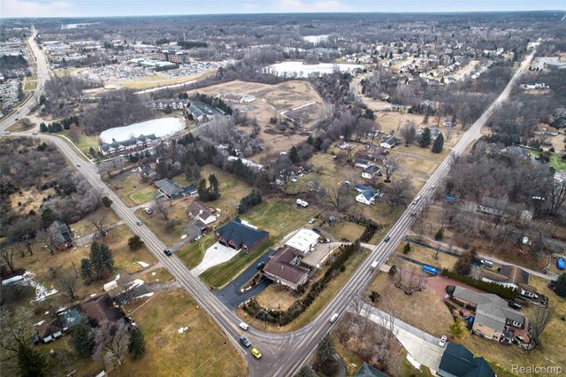 7975 Bendix Road, Genoa Township, MI 48114