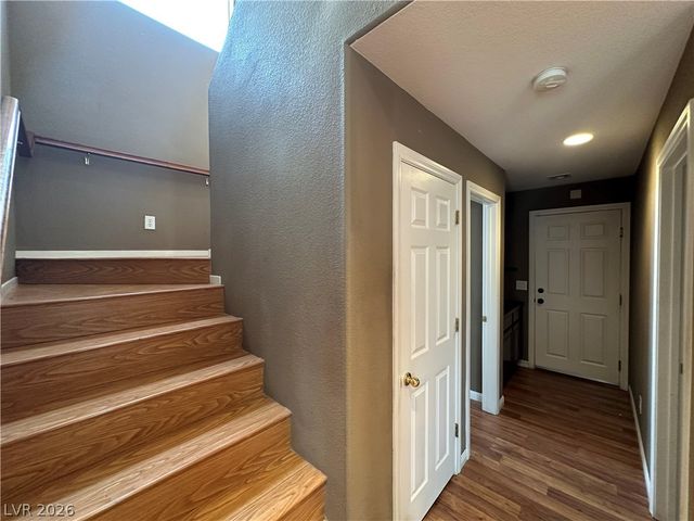 6904 Caspian Tern Street, North Las Vegas, NV 89084