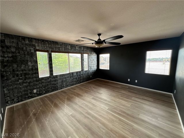 6904 Caspian Tern Street, North Las Vegas, NV 89084