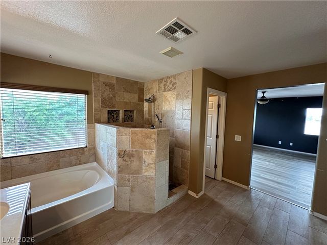 6904 Caspian Tern Street, North Las Vegas, NV 89084