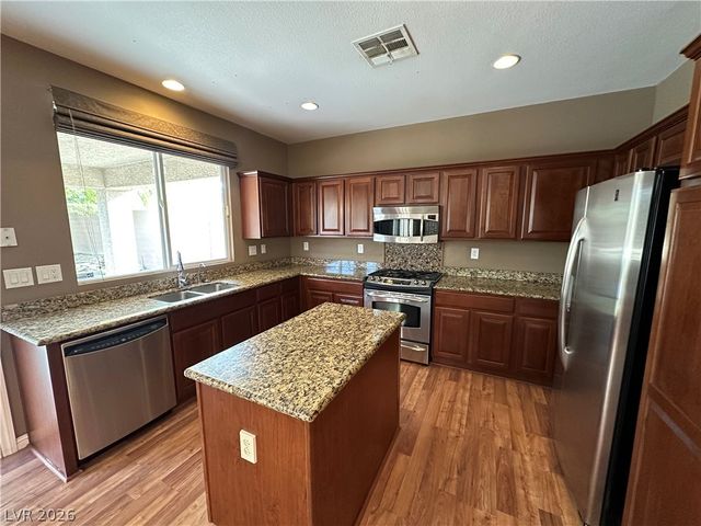 6904 Caspian Tern Street, North Las Vegas, NV 89084