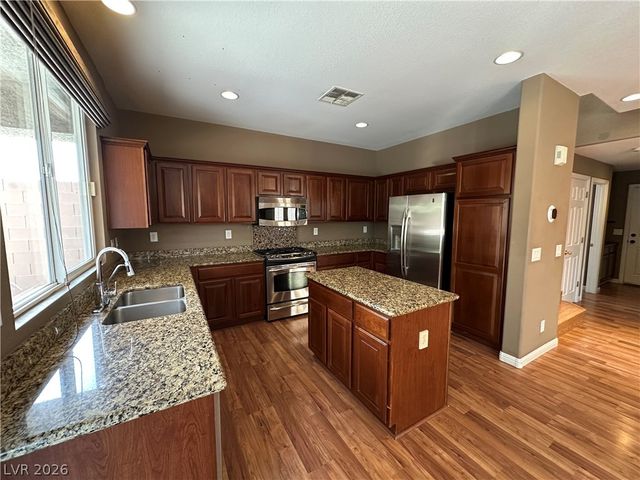 6904 Caspian Tern Street, North Las Vegas, NV 89084