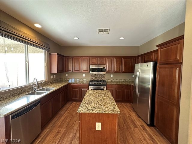 6904 Caspian Tern Street, North Las Vegas, NV 89084