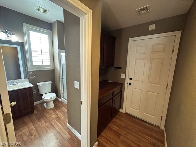 6904 Caspian Tern Street, North Las Vegas, NV 89084