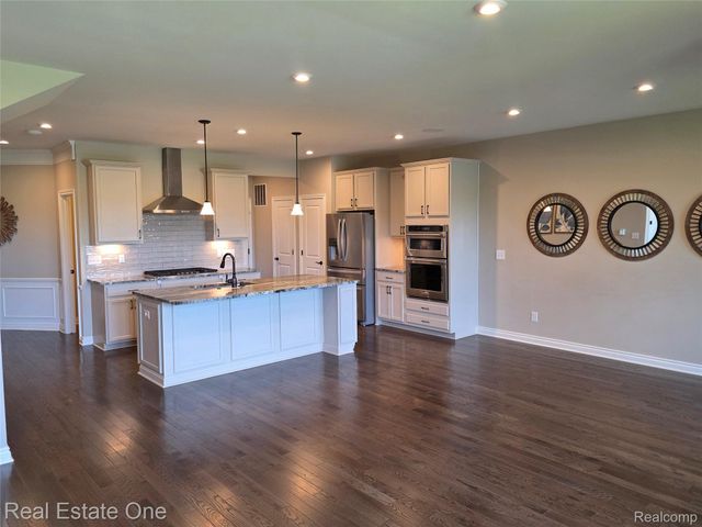 4913 Glenora Drive 98, Orion Charter Township, MI 48359