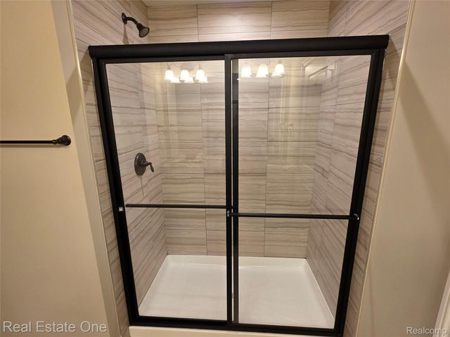 4913 Glenora Drive 98, Orion Charter Township, MI 48359