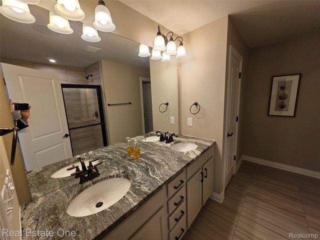 4913 Glenora Drive 98, Orion Charter Township, MI 48359