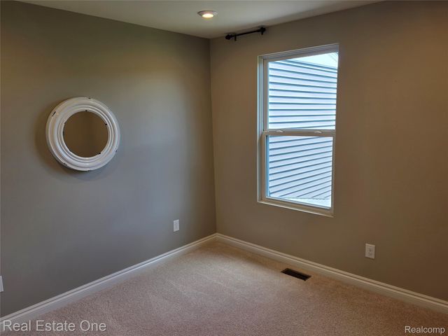 4913 Glenora Drive 98, Orion Charter Township, MI 48359