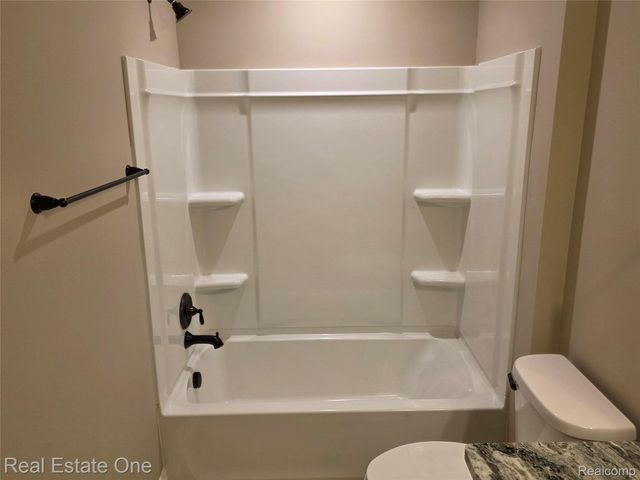 4913 Glenora Drive 98, Orion Charter Township, MI 48359