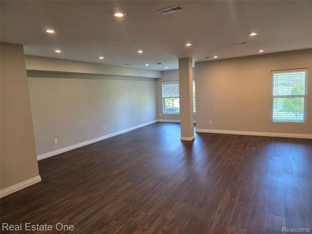 4913 Glenora Drive 98, Orion Charter Township, MI 48359