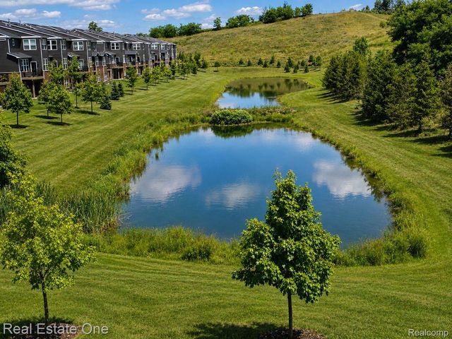 4913 Glenora Drive 98, Orion Charter Township, MI 48359