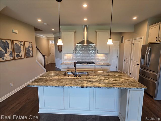 4913 Glenora Drive 98, Orion Charter Township, MI 48359