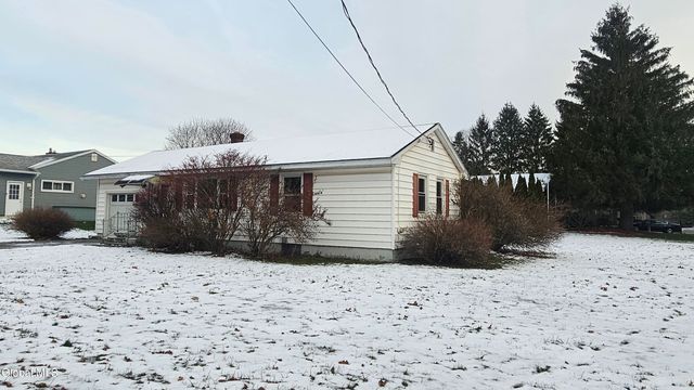 77 Chapel Place, Amsterdam, NY 12010
