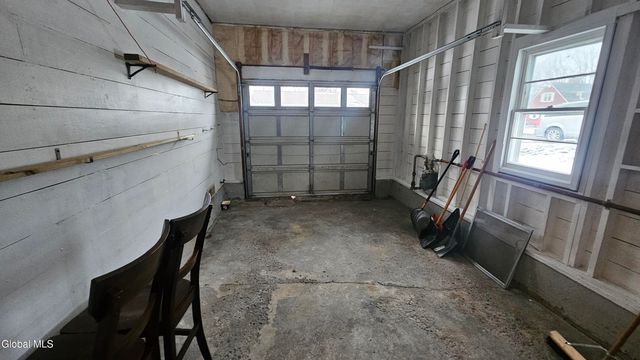 77 Chapel Place, Amsterdam, NY 12010