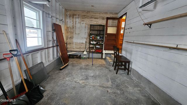 77 Chapel Place, Amsterdam, NY 12010