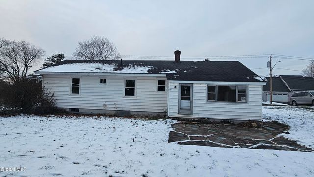 77 Chapel Place, Amsterdam, NY 12010