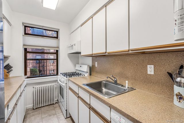 215-40 47th Avenue 2A, Bayside, NY 11361
