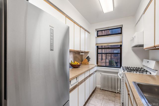 215-40 47th Avenue 2A, Bayside, NY 11361