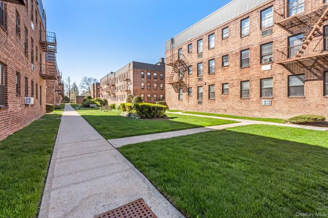 215-40 47th Avenue 2A, Bayside, NY 11361