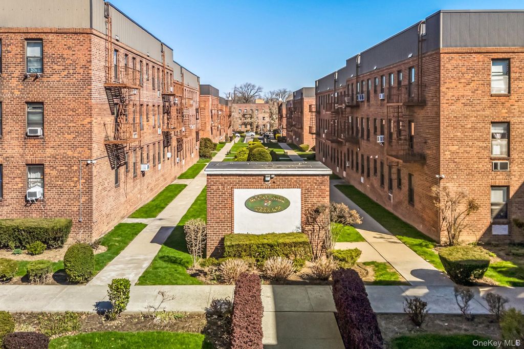 215-40 47th Avenue 2A, Bayside, NY 11361