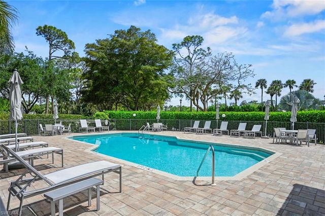 1920 Willow Bend Cir Apt 103, Naples, FL 34109
