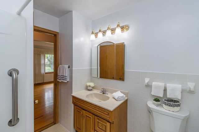 1957 Payne Avenue, Maplewood, MN 55117