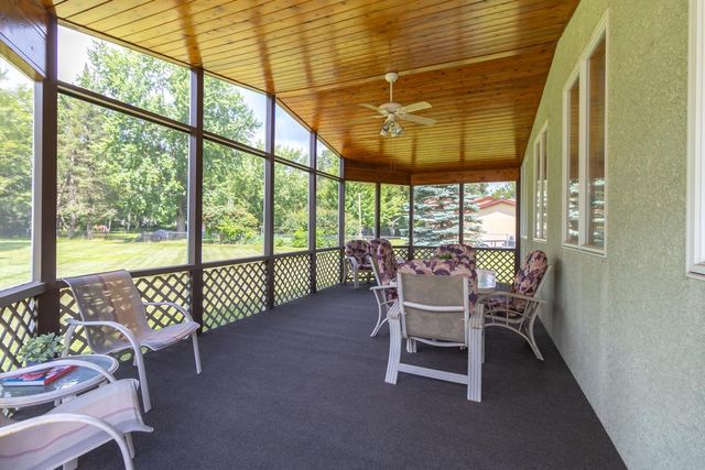 1957 Payne Avenue, Maplewood, MN 55117